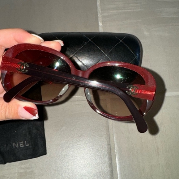 Chanel Ombre Sunglasses/ EUC - Picture 2 of 3